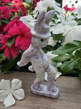 Lavender Marble Bunny Sculpture - Decorative Home Accent